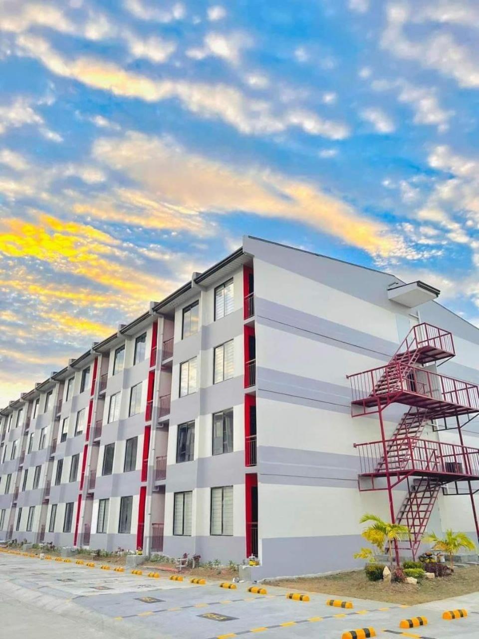 Soccour Homestay By Ekc Marilao Екстер'єр фото